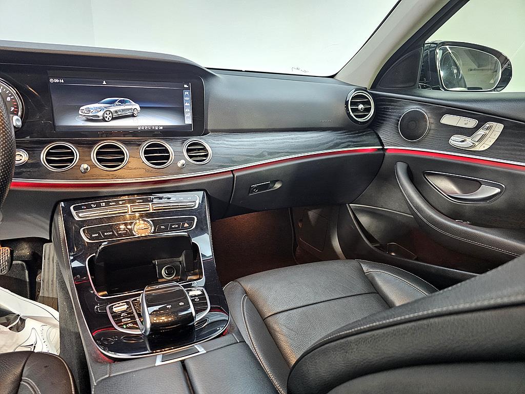 Mercedes Benz E class - Vista 10