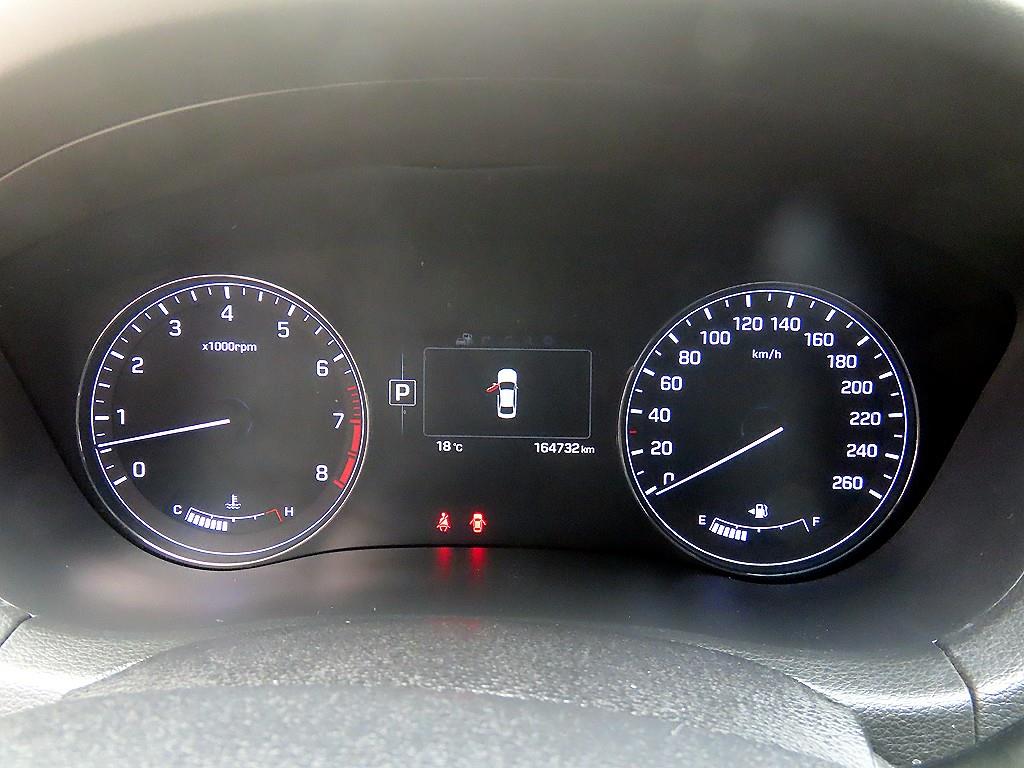 HYUNDAI Genesis - Vista 9
