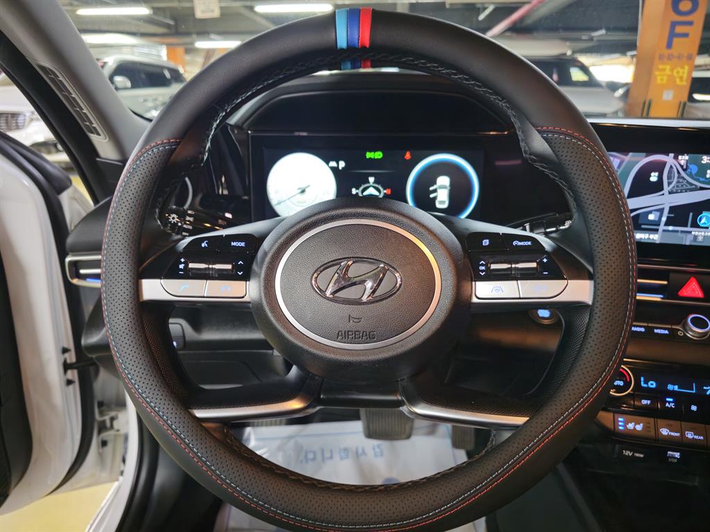 HYUNDAI Avante - Vista 8