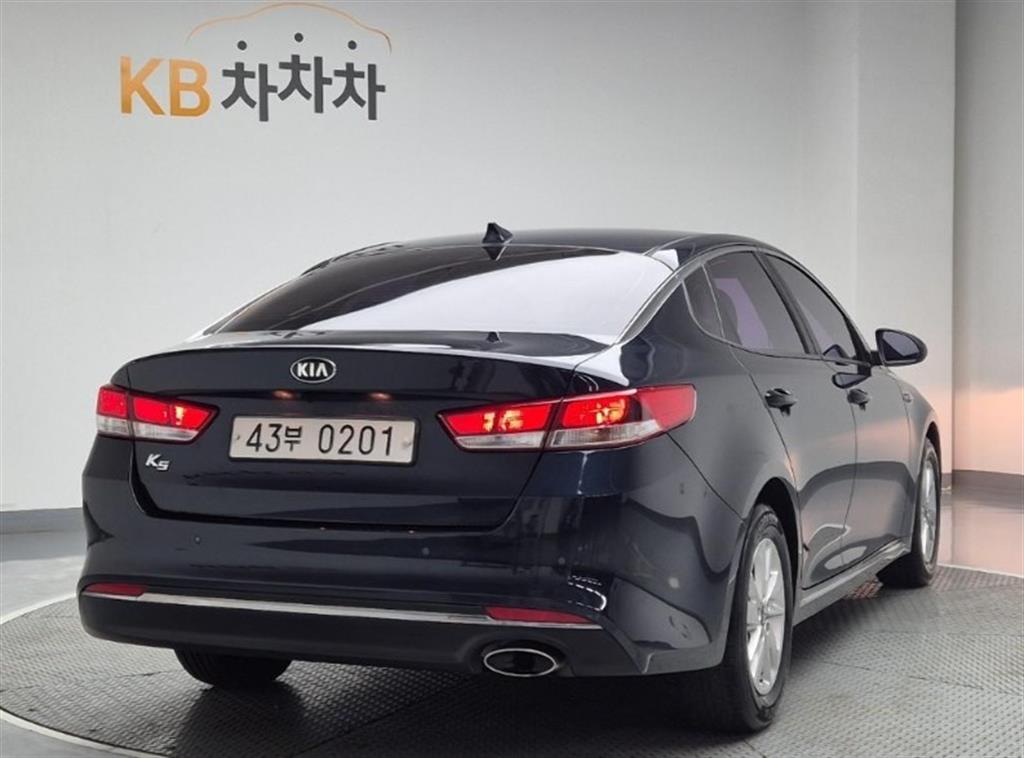KIA K5 - Vista 4