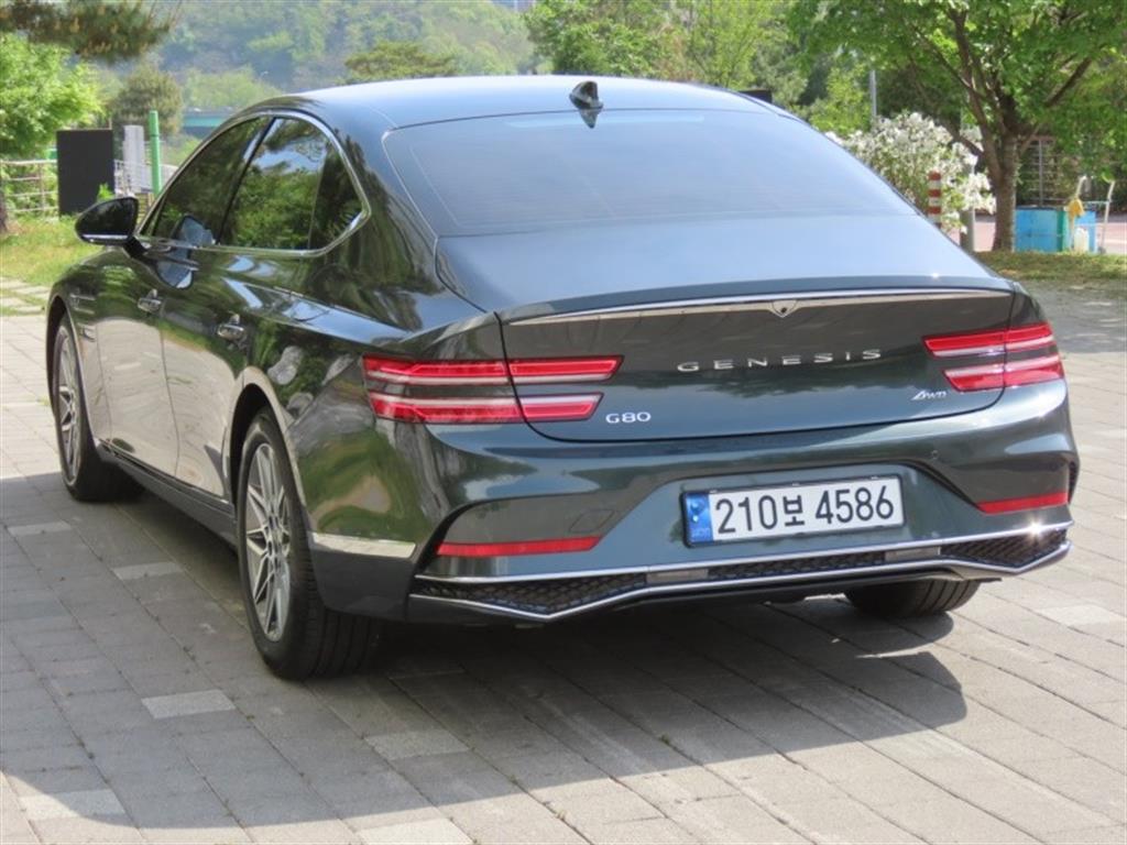 Genesis G80 - Vista 7