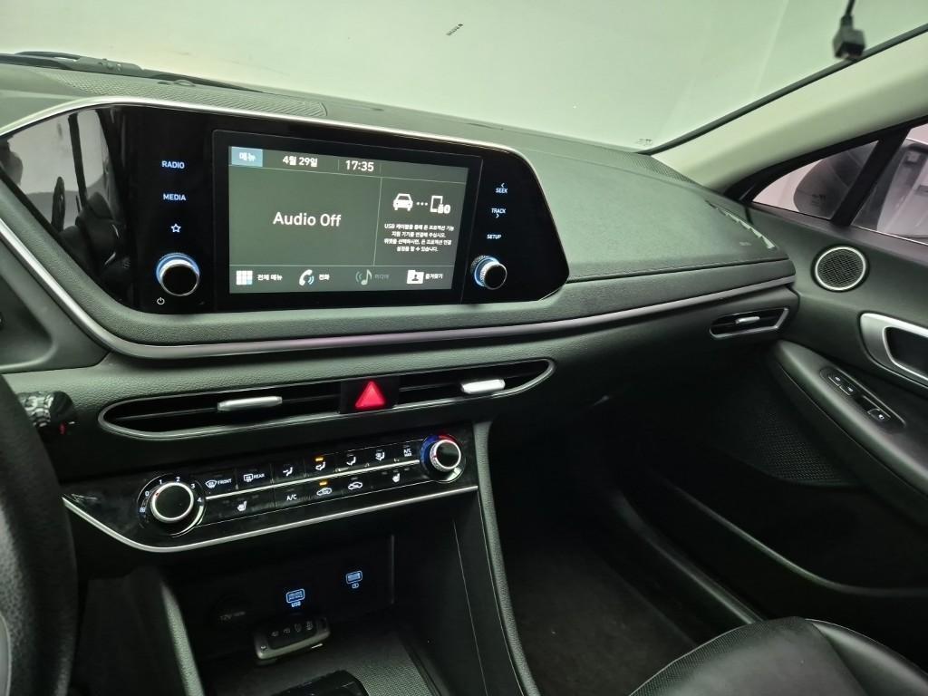 HYUNDAI Sonata - Vista 9