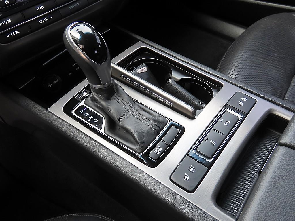 HYUNDAI Genesis - Vista 10