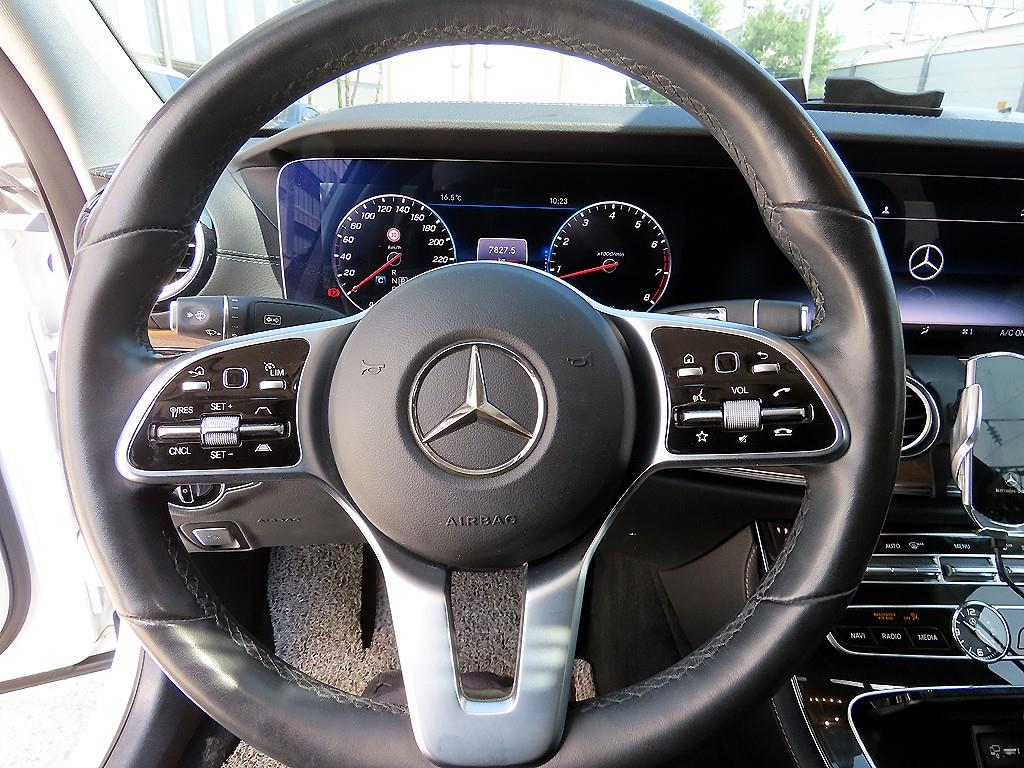 Mercedes Benz E class - Vista 8