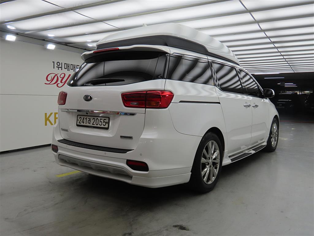 KIA Carnival - Vista 4