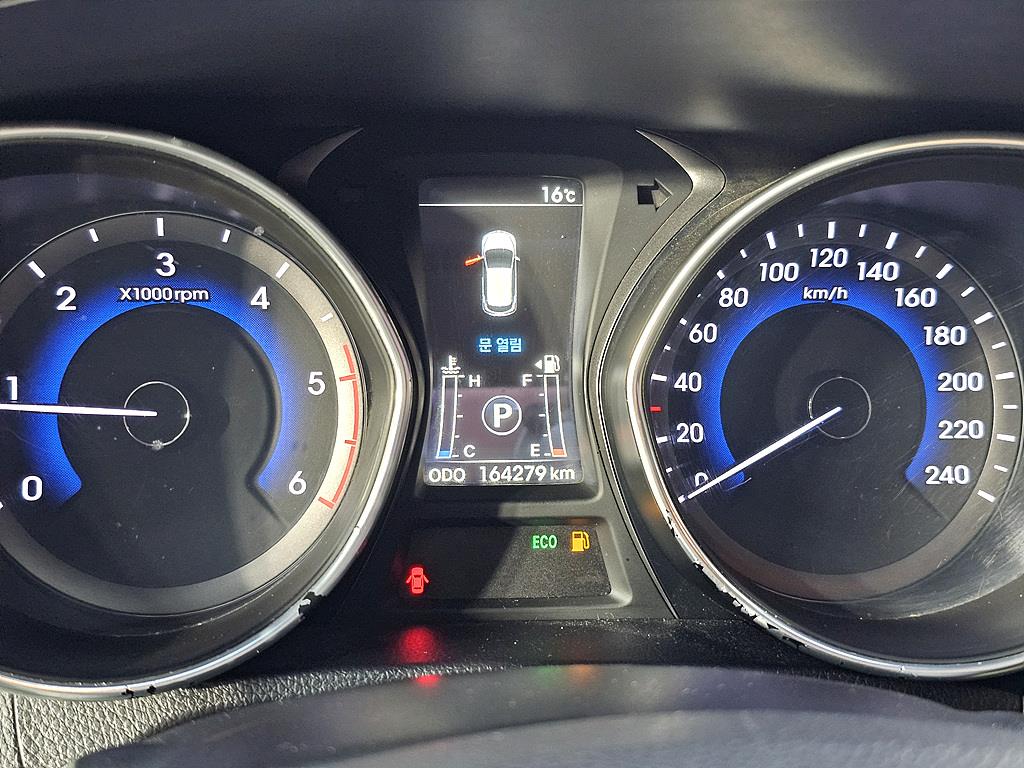 HYUNDAI i30 - Vista 7