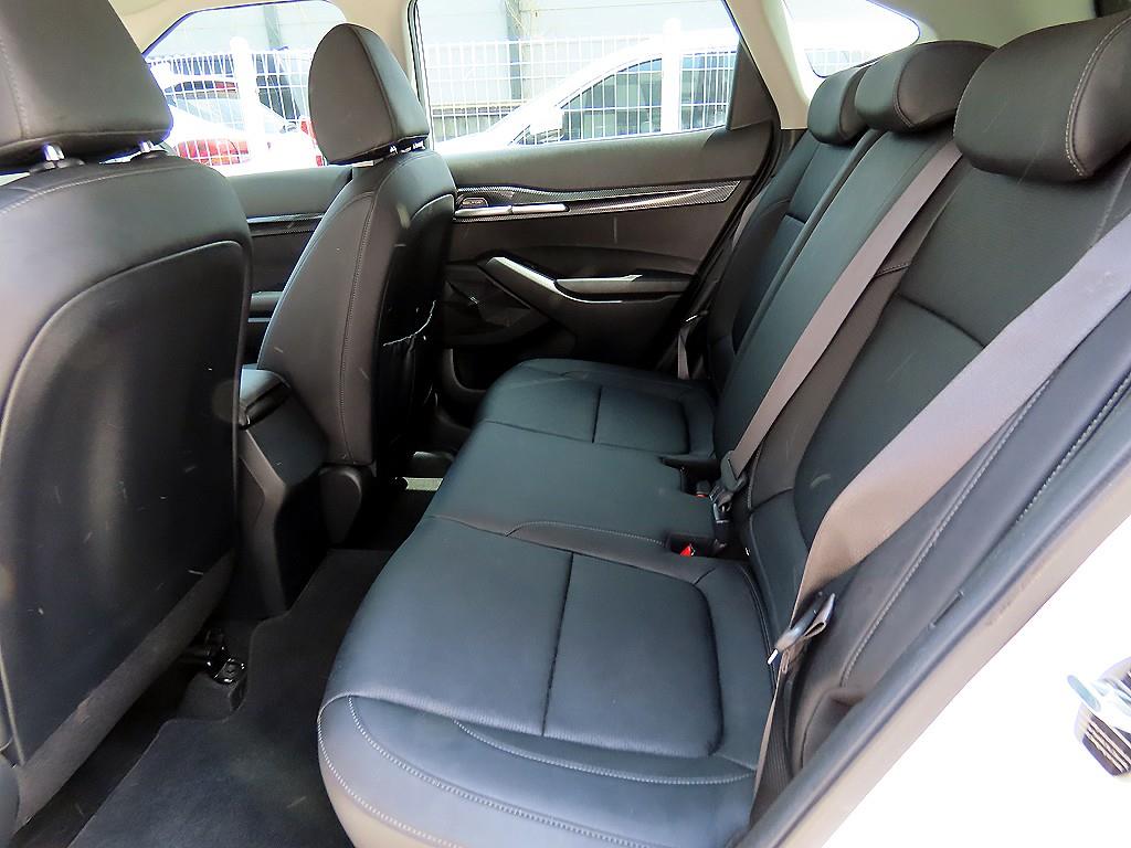 KIA Seltos - Vista 6