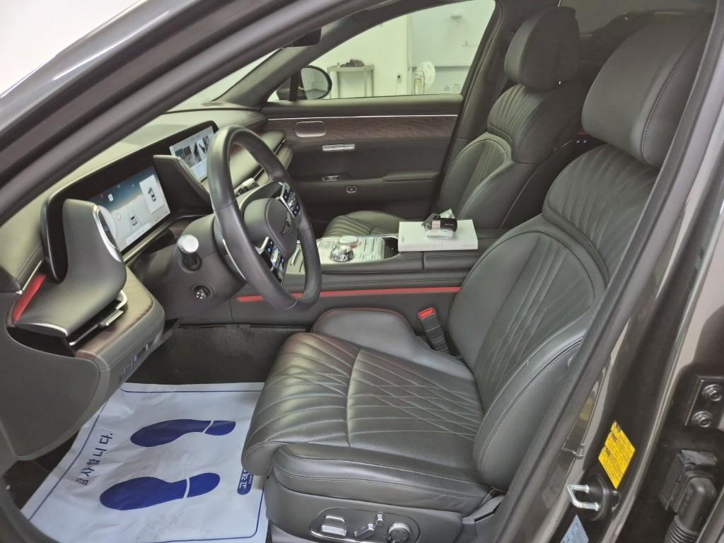 Genesis G90 - Vista 10