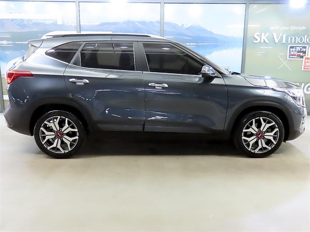 KIA Seltos - Vista 3