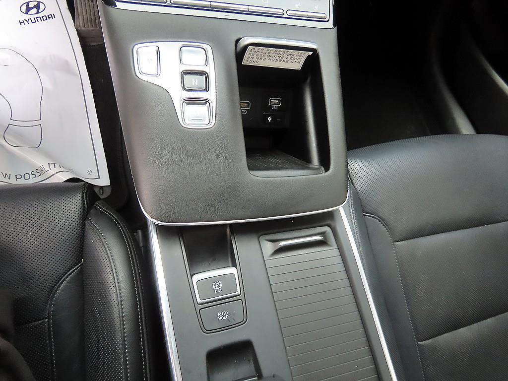 HYUNDAI Grandeur - Vista 10
