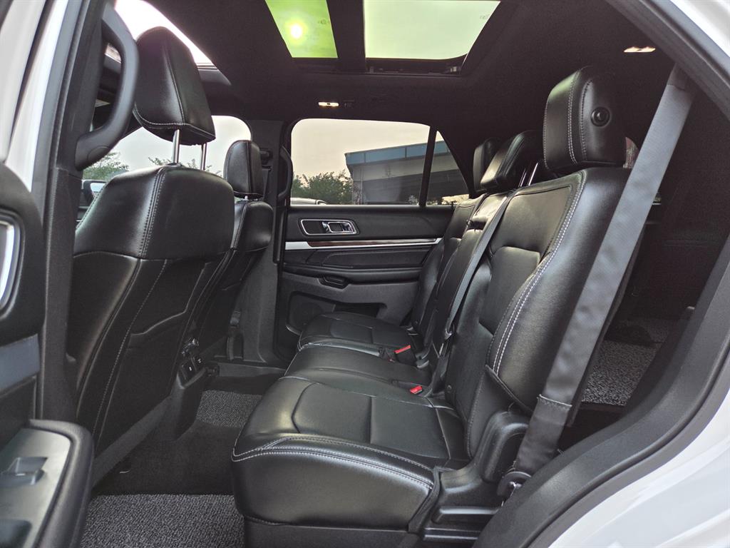 Ford Explorer - Vista 8