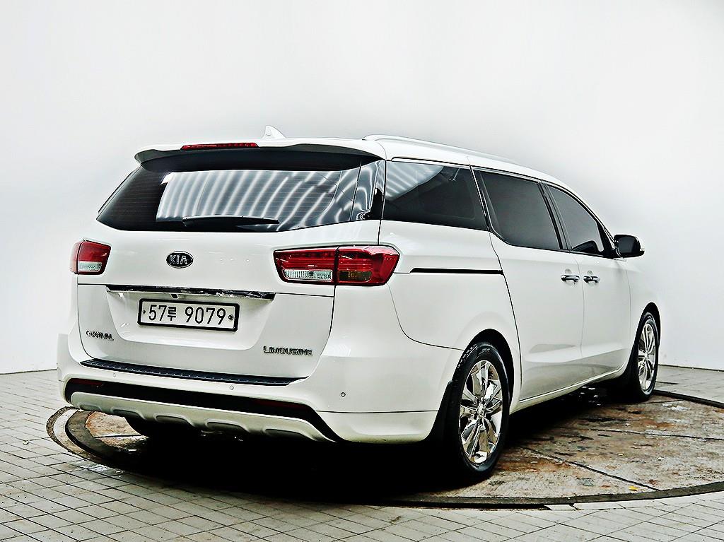 KIA Carnival - Vista 7