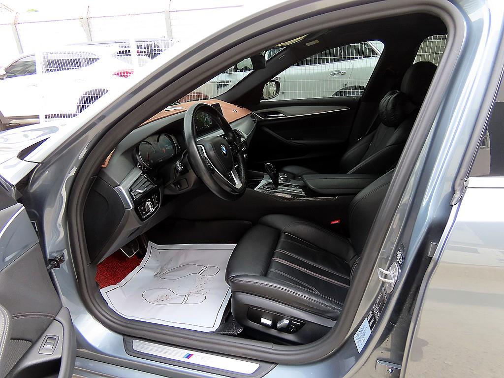 BMW 5 Series - Vista 5
