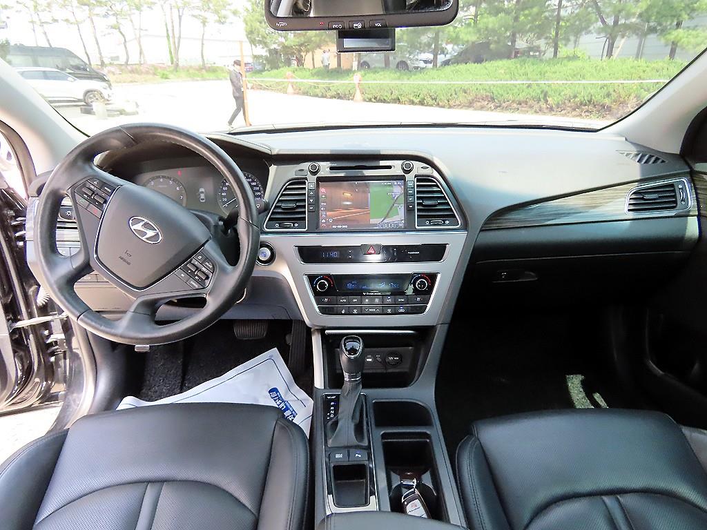 HYUNDAI Sonata - Vista 7