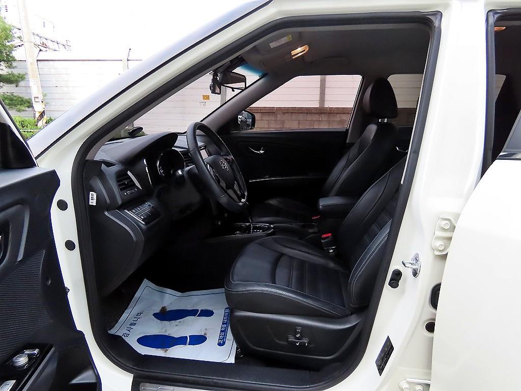 Ssangyong Tivoli - Vista 5