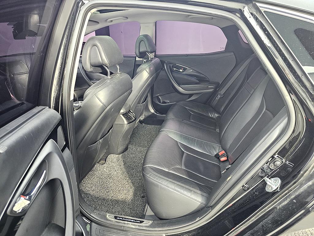HYUNDAI Grandeur - Vista 9