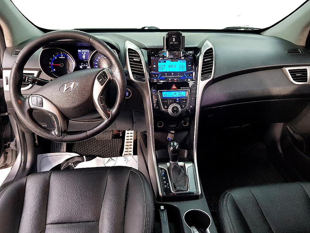 HYUNDAI i30 - Vista 5