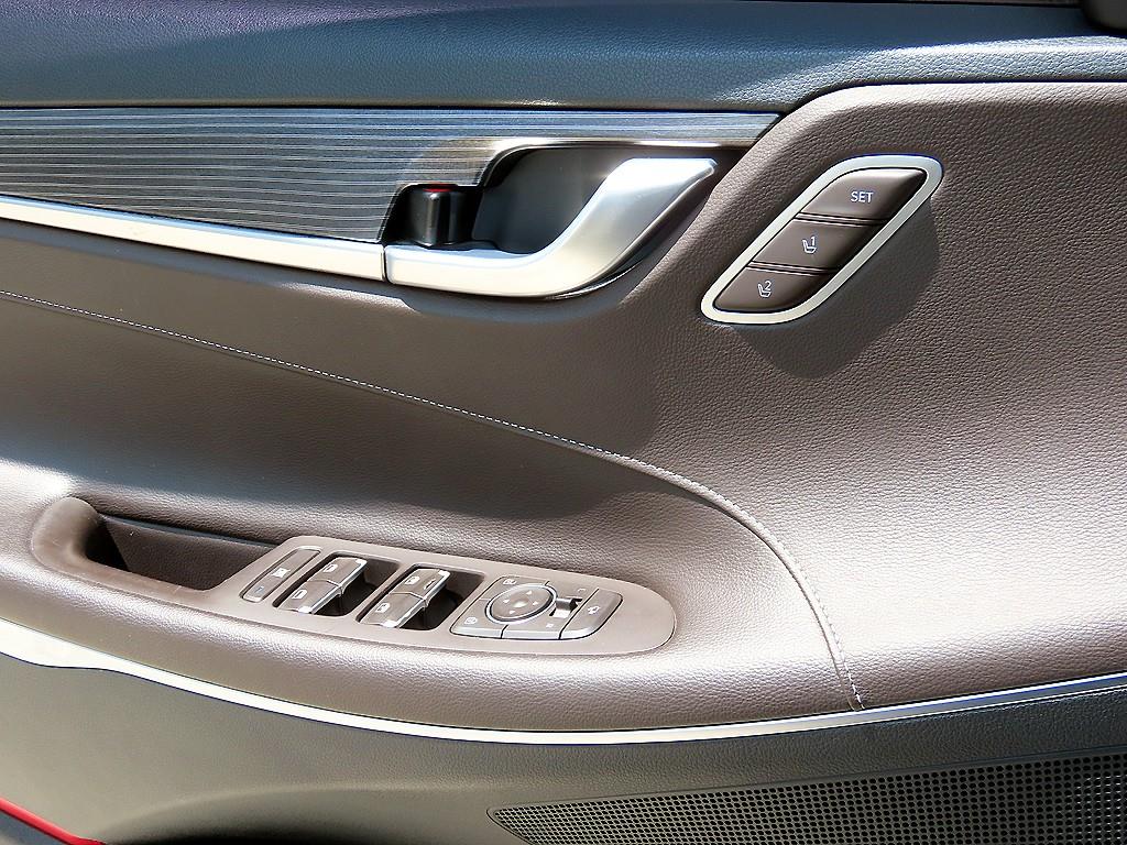 HYUNDAI Grandeur - Vista 11
