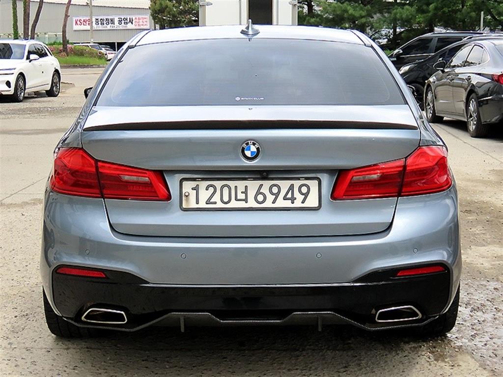 BMW 5 Series - Vista 4