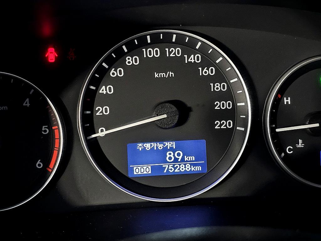 HYUNDAI Starex - Vista 7