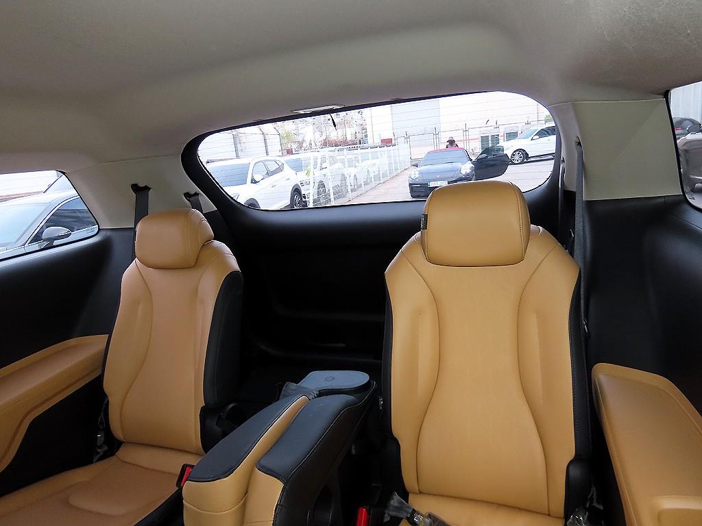 KIA Carnival - Vista 7