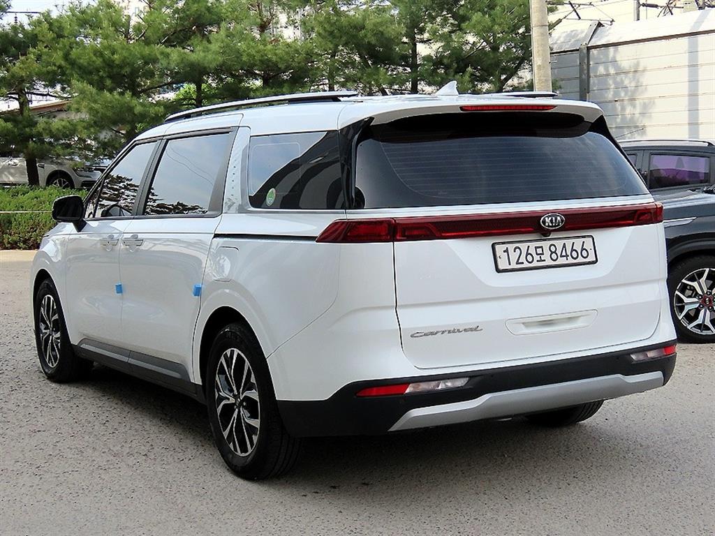 KIA Carnival - Vista 3