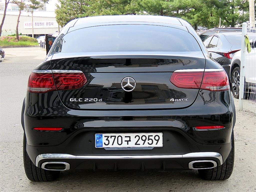 Mercedes Benz GLC Class - Vista 4