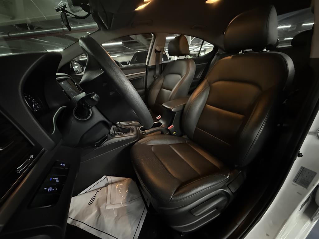 HYUNDAI Avante - Vista 5
