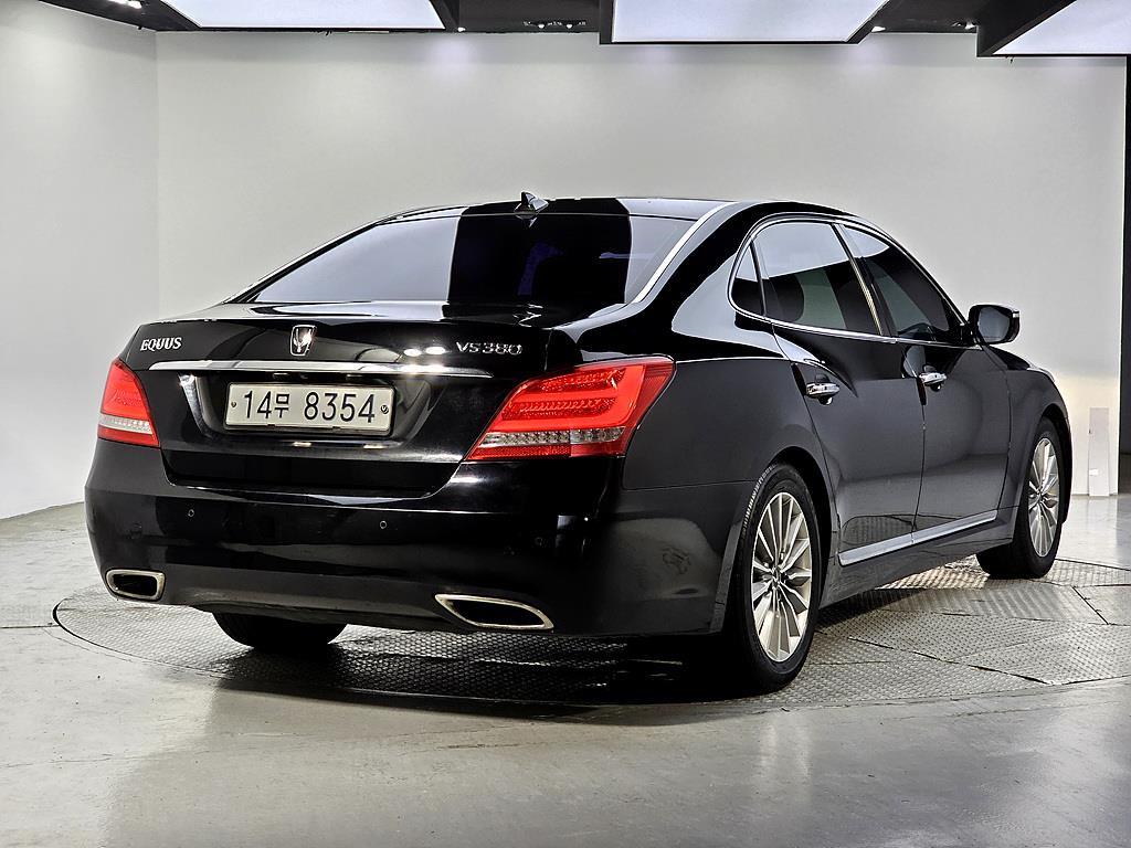 HYUNDAI Equus - Vista 2
