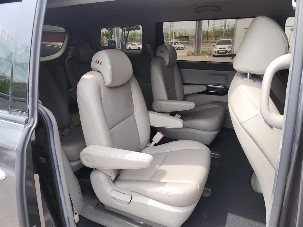KIA Carnival 2018 Gris - Importación desde Corea - HF Imports Iquique - Foto 15