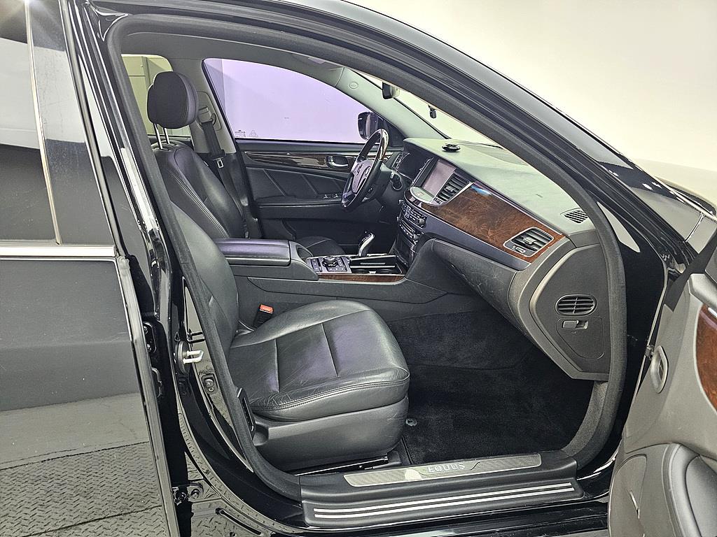 HYUNDAI Equus - Vista 11
