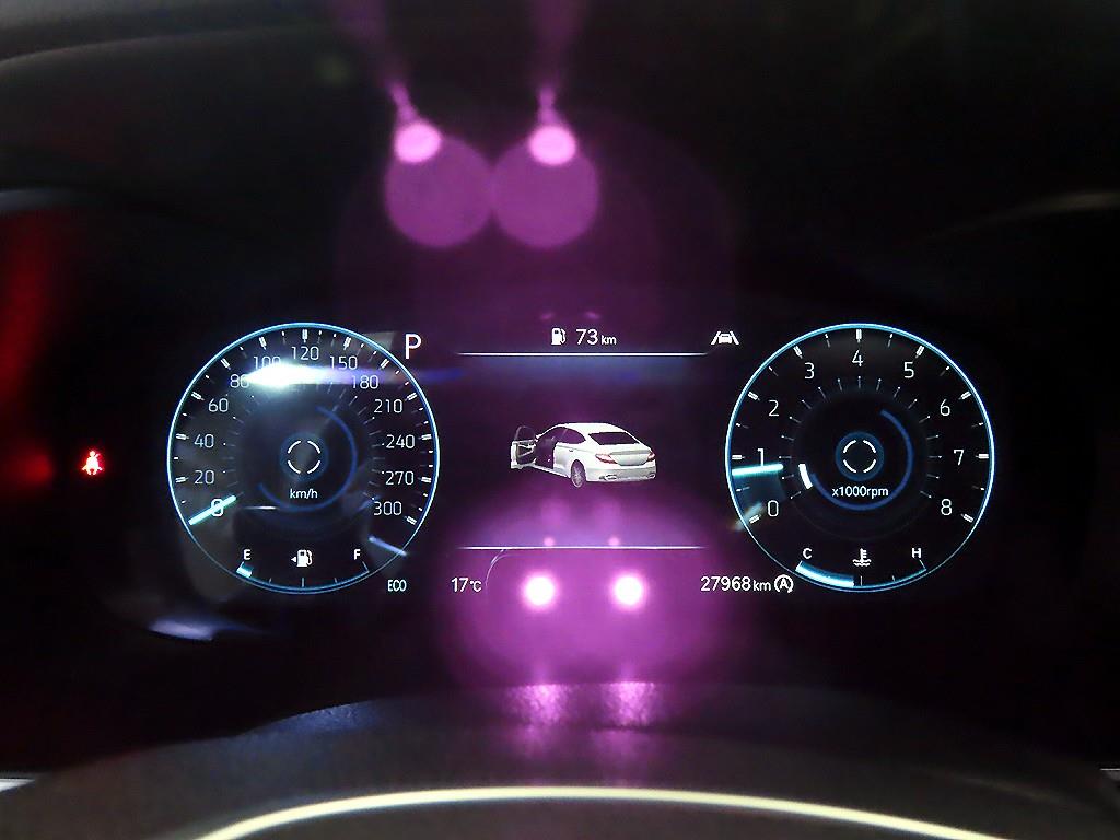 Genesis G70 - Vista 9