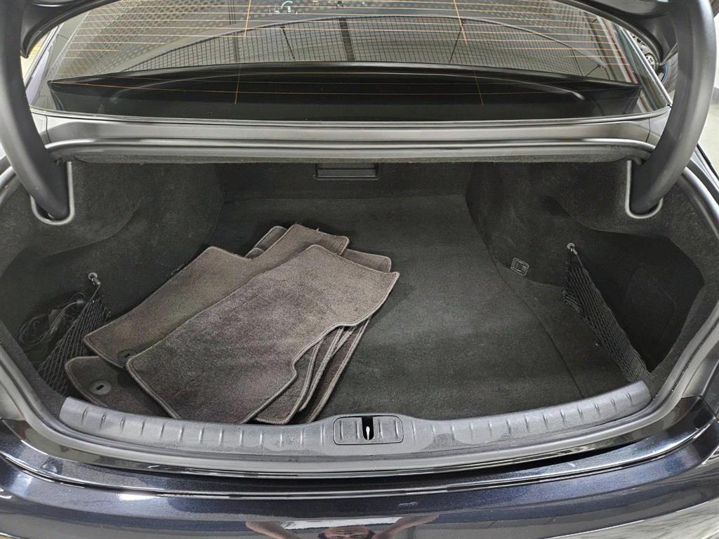 Genesis G80 - Vista 12