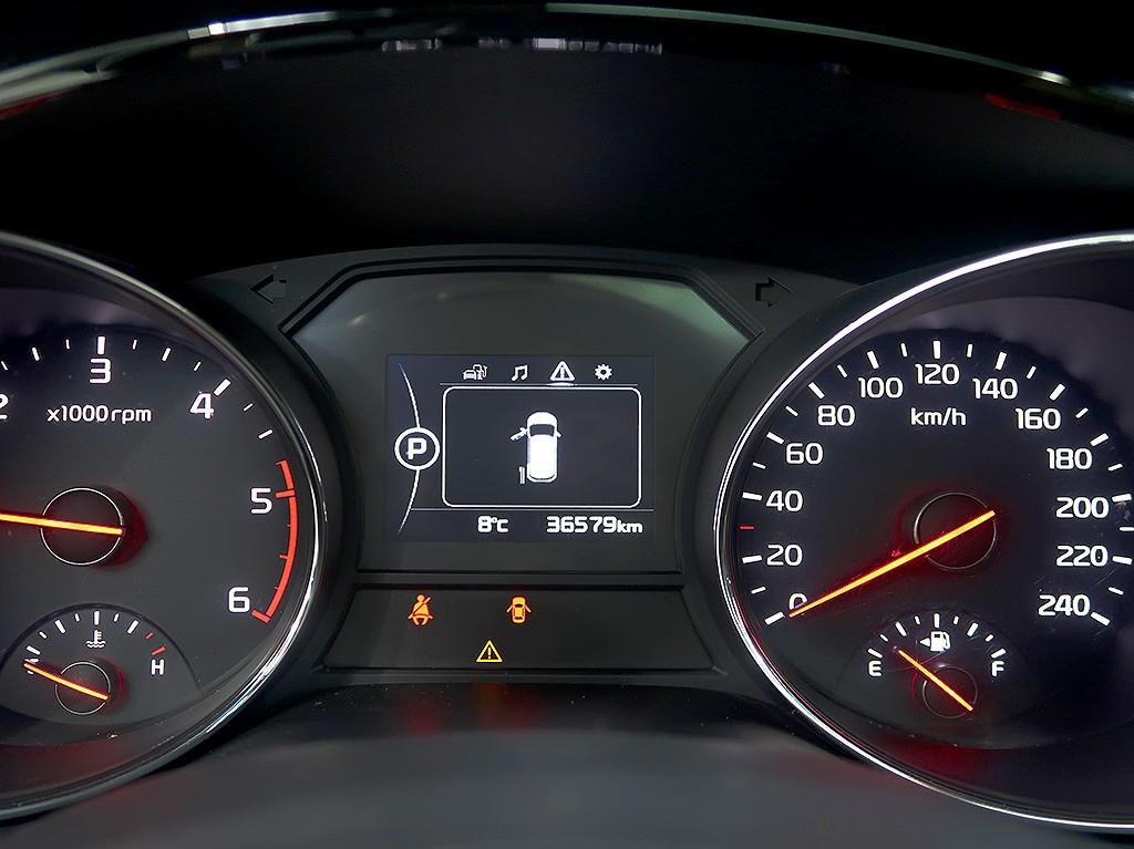 KIA Carnival - Vista 11