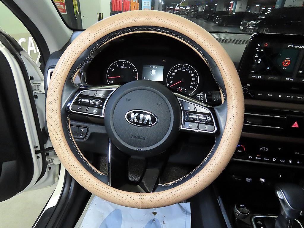 KIA Seltos - Vista 8