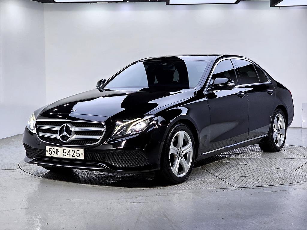 Mercedes Benz E class 2018 Negro - Importación desde Corea - HF Imports Iquique - Foto 1