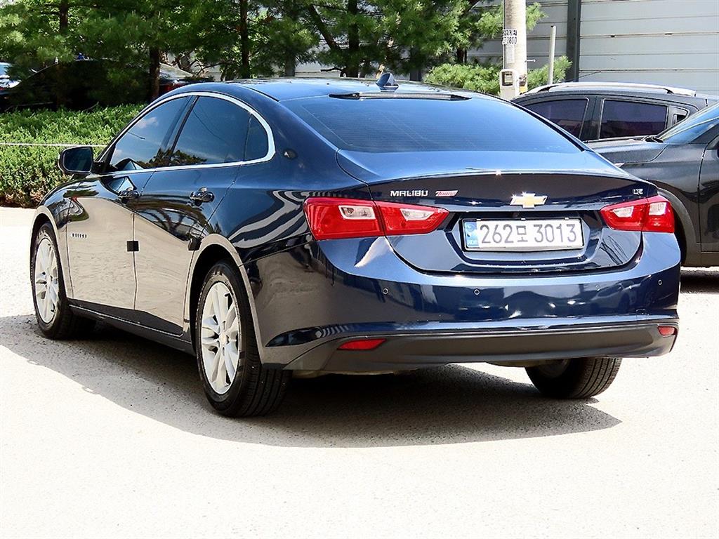 Chevrolet Malibu - Vista 3