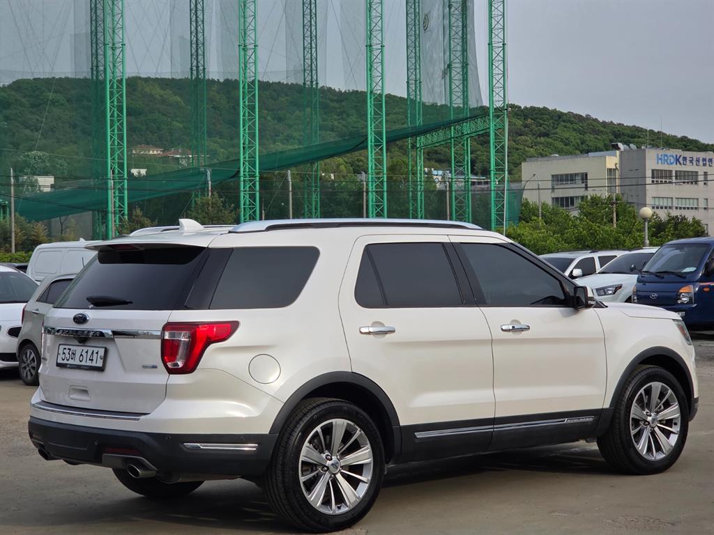 Ford Explorer - Vista 4