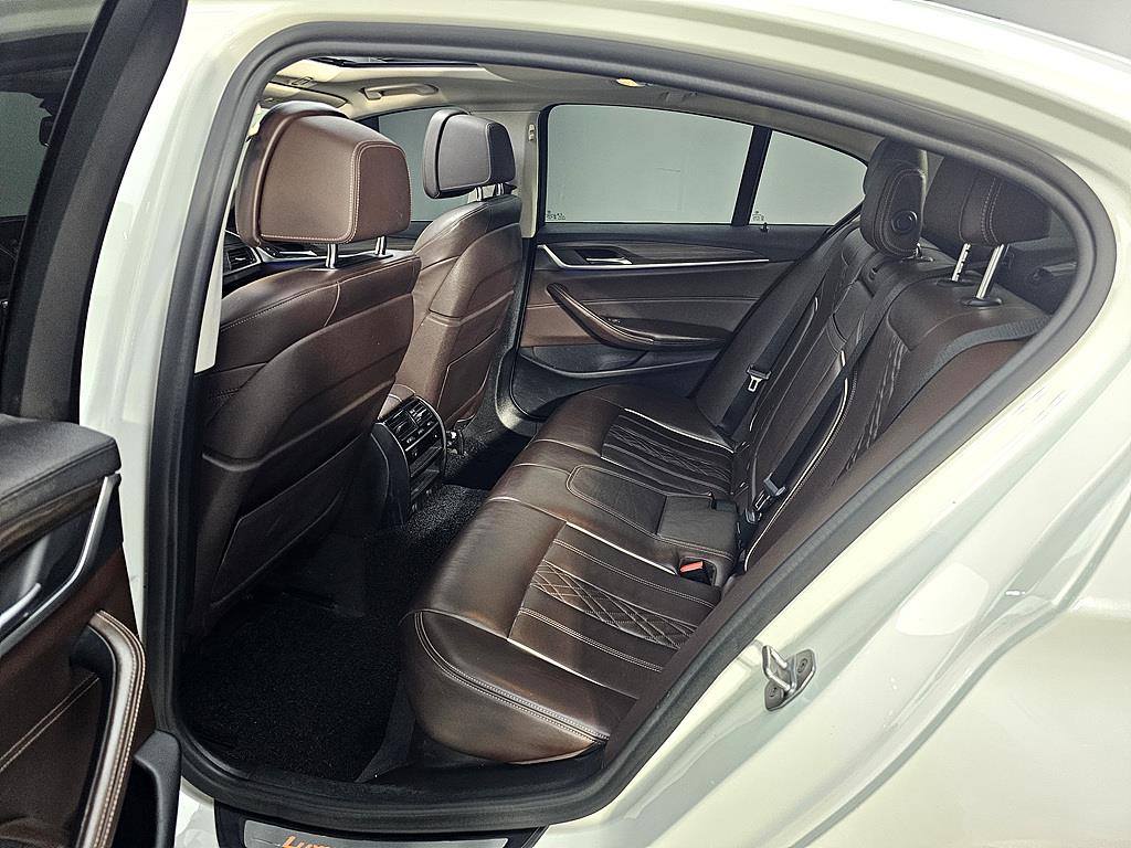 BMW 5 Series - Vista 8