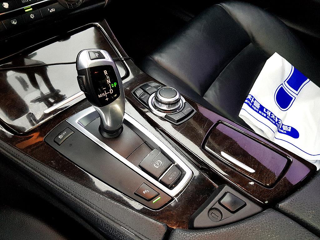 BMW 5 Series 2010 Plateado - Importación desde Corea - HF Imports Iquique - Foto 13