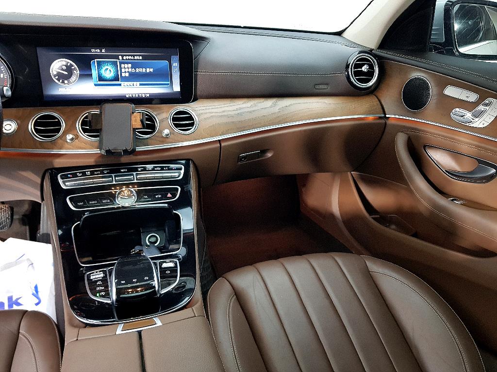 Mercedes Benz E class - Vista 10