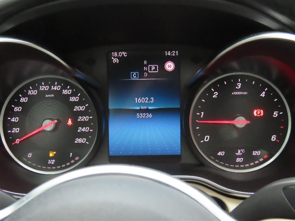 Mercedes Benz C Class - Vista 9