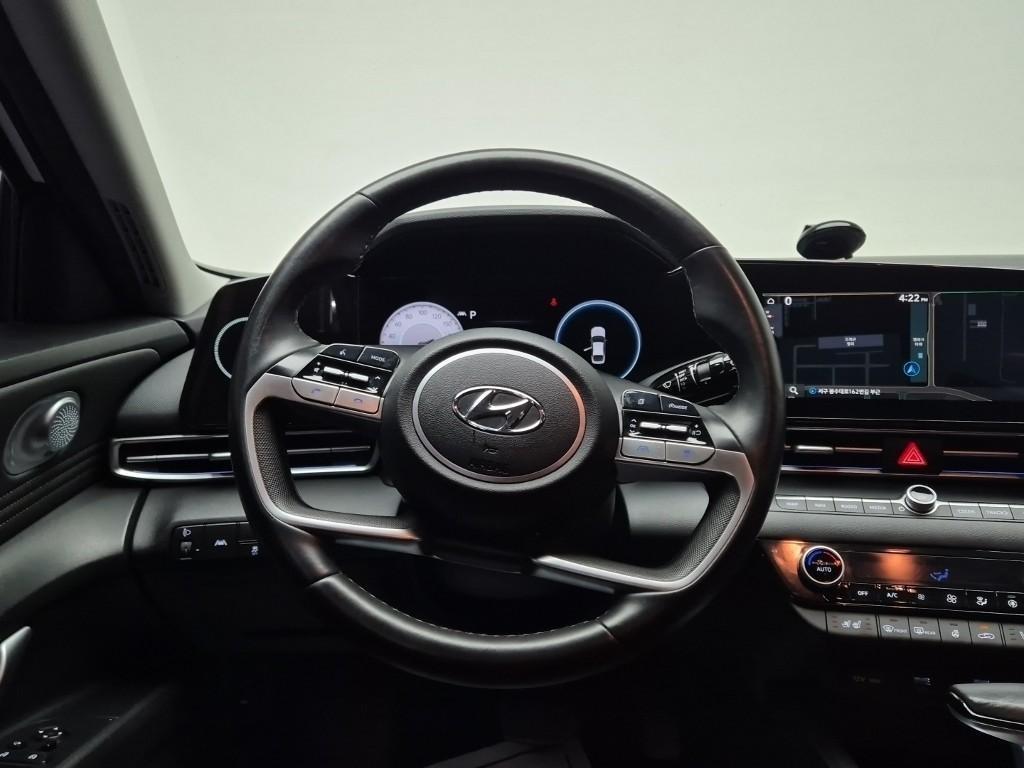 HYUNDAI Avante - Vista 11