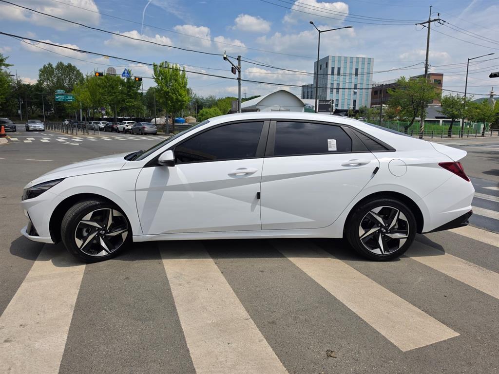 HYUNDAI Avante - Vista 3