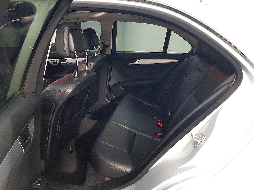 Mercedes Benz C Class - Vista 9