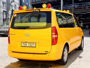 HYUNDAI Starex - Vista 8