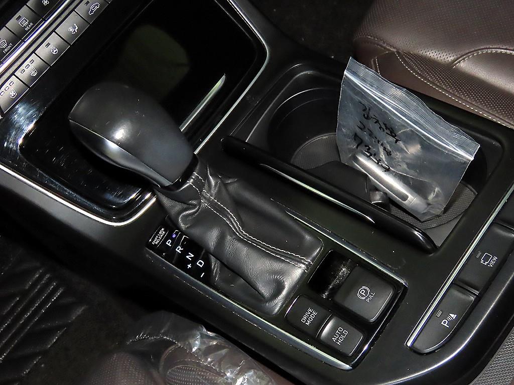 HYUNDAI Grandeur - Vista 12