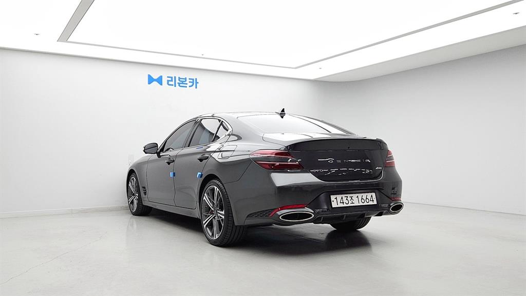 Genesis G70 - Vista 3