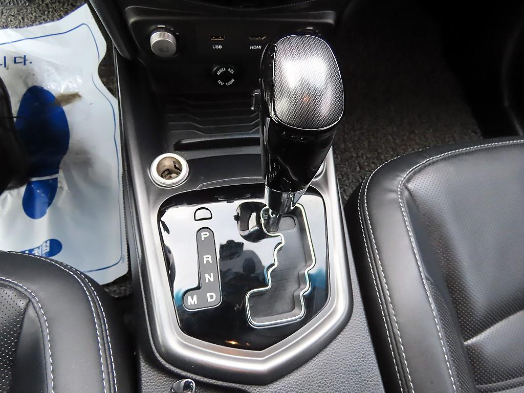 Ssangyong Tivoli - Vista 10