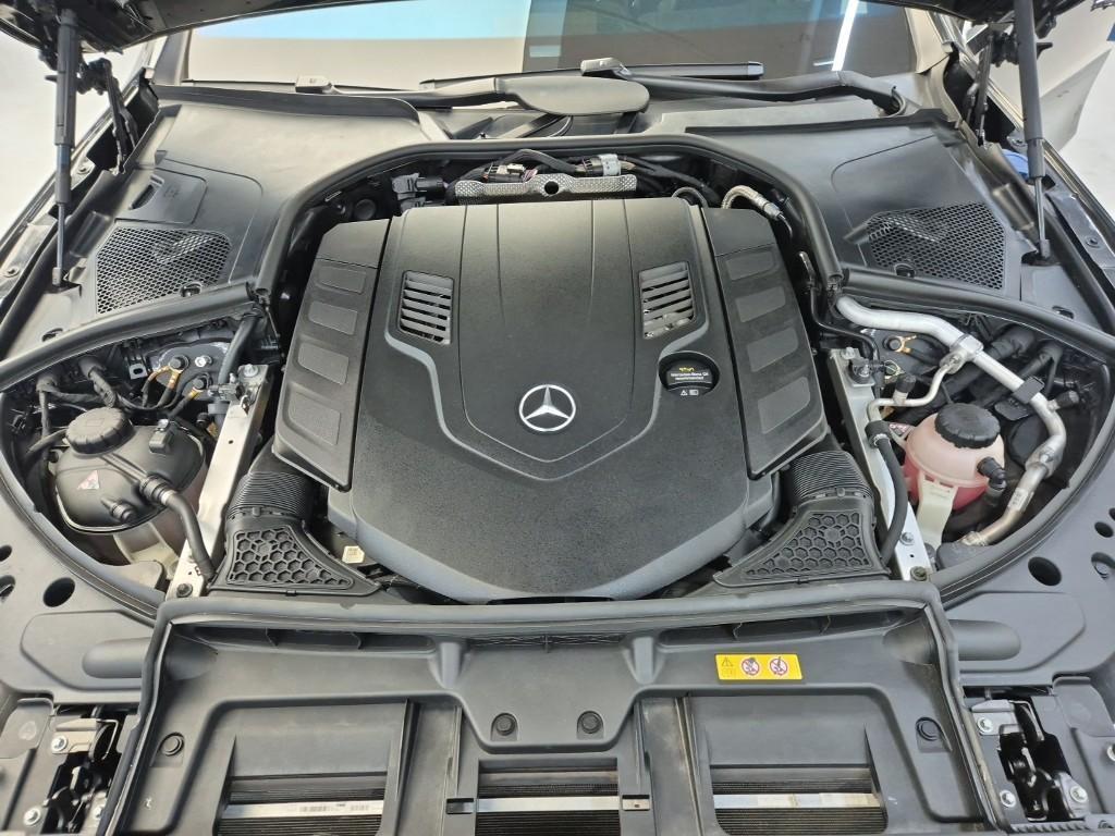 Mercedes Benz S Class - Vista 5